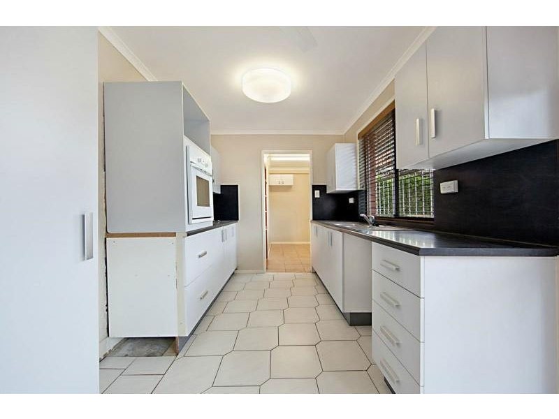 9 High Vista Drive, Mount Louisa QLD 4814