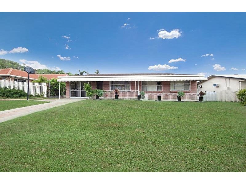 9 High Vista Drive, Mount Louisa QLD 4814