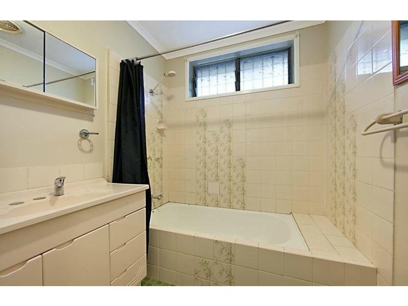 9 High Vista Drive, Mount Louisa QLD 4814