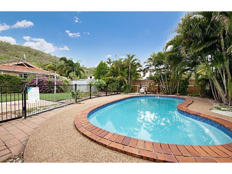 9 High Vista Drive, Mount Louisa QLD 4814