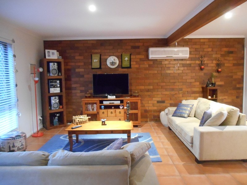 111 Barbaralla Drive, Springwood QLD 4127