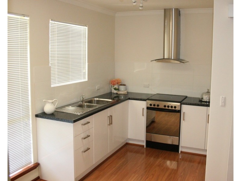 32 Blanchard Rd, Swan View WA 6056