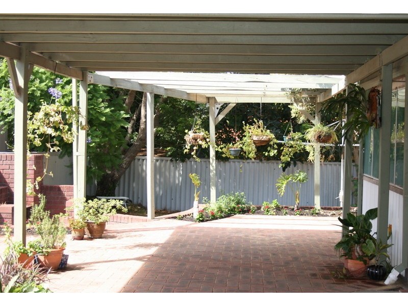 32 Blanchard Rd, Swan View WA 6056