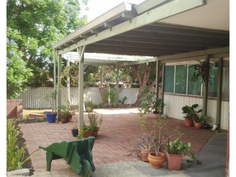 32 Blanchard Rd, Swan View WA 6056