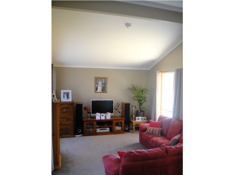 27 Warrawee Road, Leopold VIC 3224