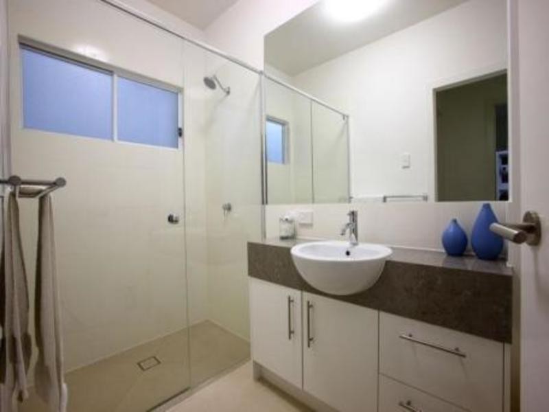 18 Mari Street, Alexandra Headland QLD 4572
