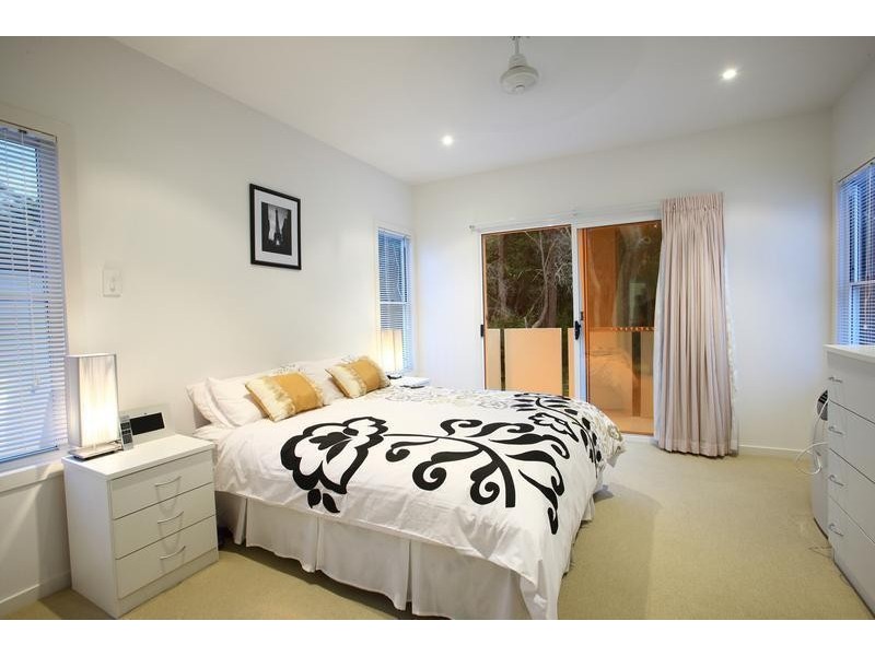 18 Mari Street, Alexandra Headland QLD 4572