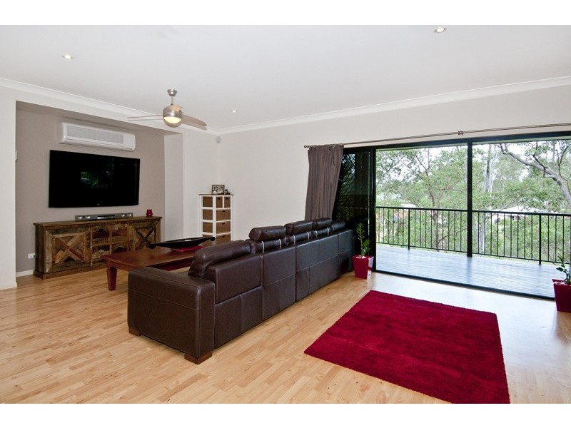 15 Lagovista Terrace, Bahrs Scrub QLD 4207