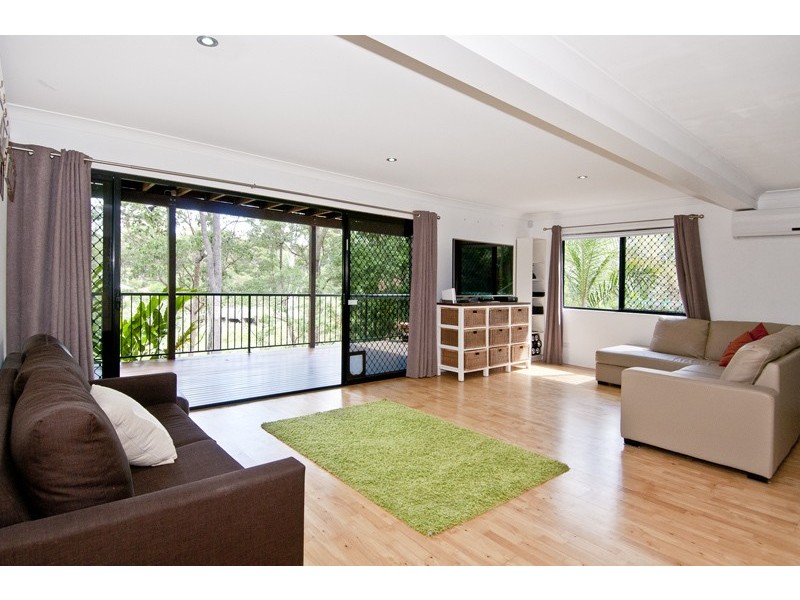 15 Lagovista Terrace, Bahrs Scrub QLD 4207