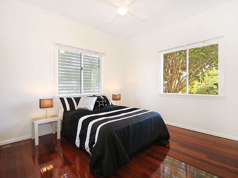 34 Faine St, Manly West QLD 4179