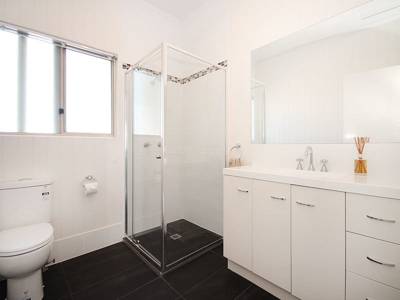 34 Faine St, Manly West QLD 4179