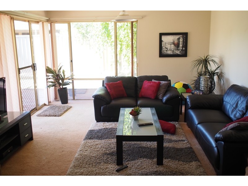 10  Chartwell Pl, Leeming WA 6149