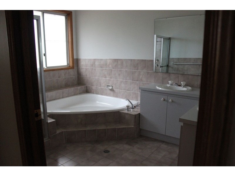 4 Moorehead Ave, Silverdale NSW 2752