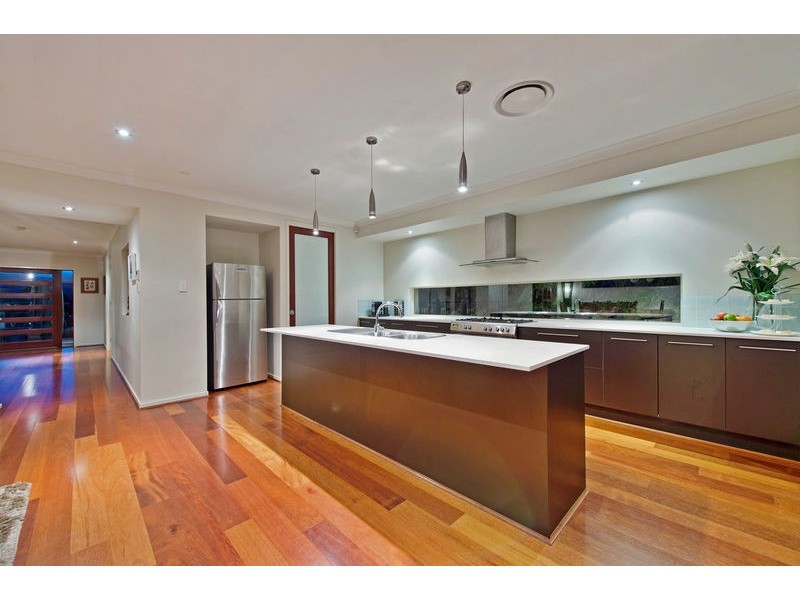15 Summer Hill Crescent, Maudsland QLD 4210