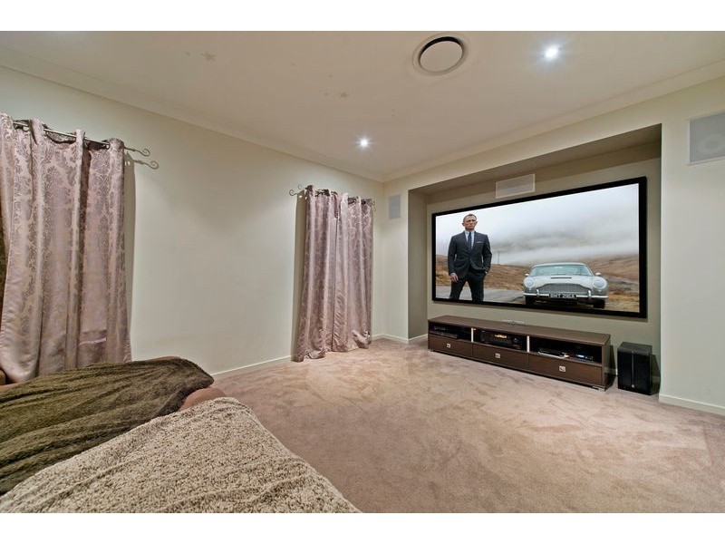 15 Summer Hill Crescent, Maudsland QLD 4210