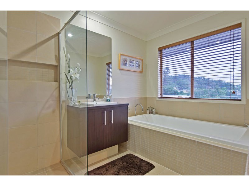 15 Summer Hill Crescent, Maudsland QLD 4210