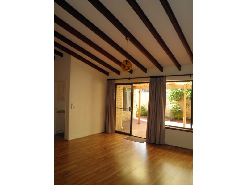 2/68 Comer St, Como WA 6152