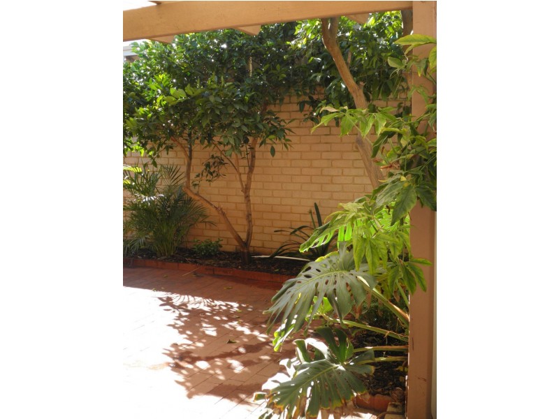 2/68 Comer St, Como WA 6152