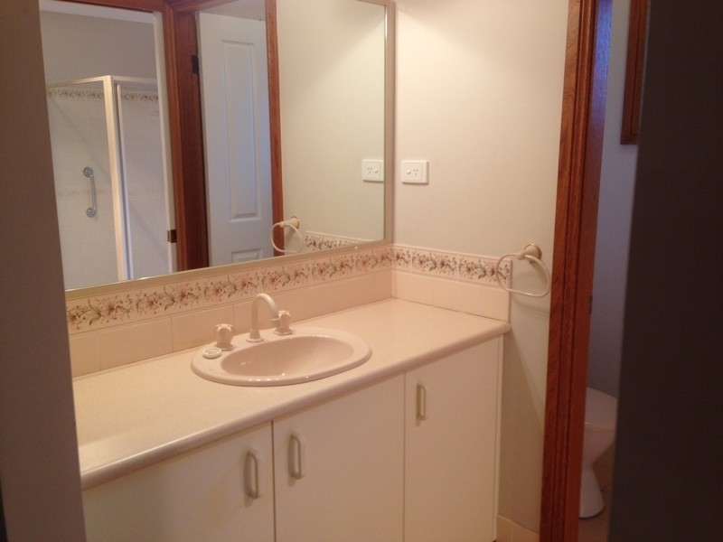 32 Jasmine Dr, Bomaderry NSW 2541