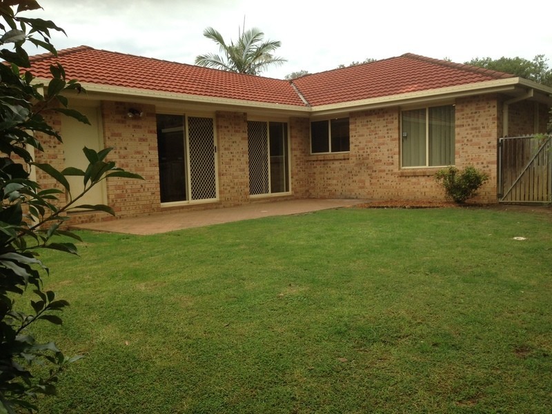 32 Jasmine Dr, Bomaderry NSW 2541