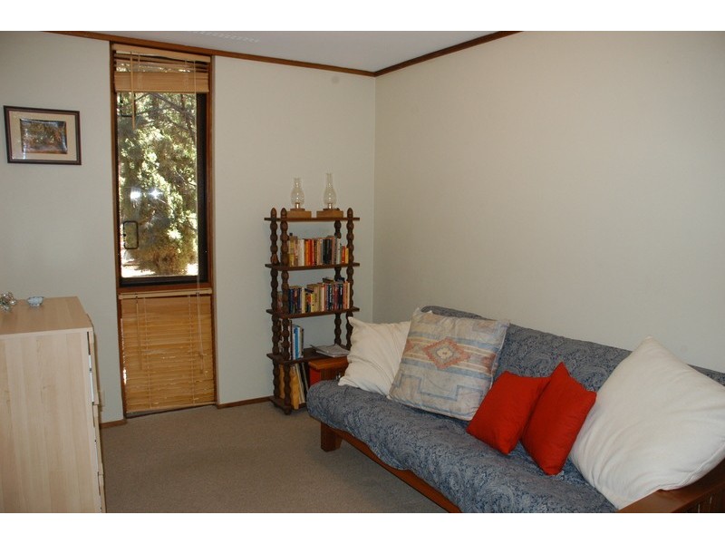 9 Warlingham Dr, Lesmurdie WA 6076