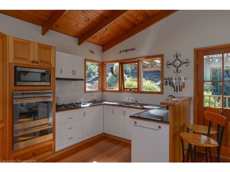 11 Nala Road, Oyster Cove TAS 7150