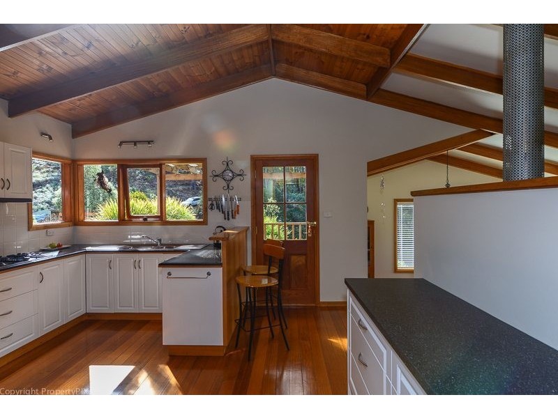 11 Nala Road, Oyster Cove TAS 7150