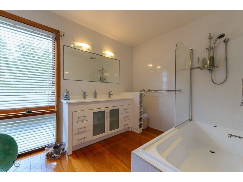 11 Nala Road, Oyster Cove TAS 7150