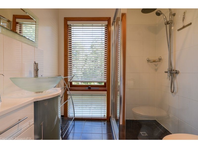 11 Nala Road, Oyster Cove TAS 7150