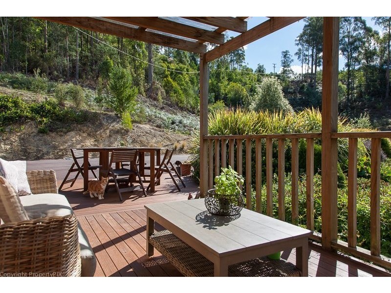 11 Nala Road, Oyster Cove TAS 7150