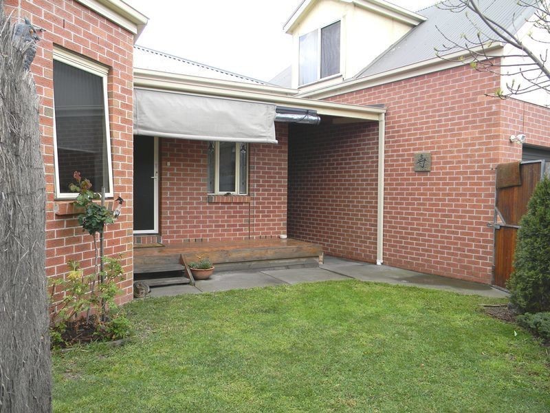 15 McIntyre Drive, Altona VIC 3018