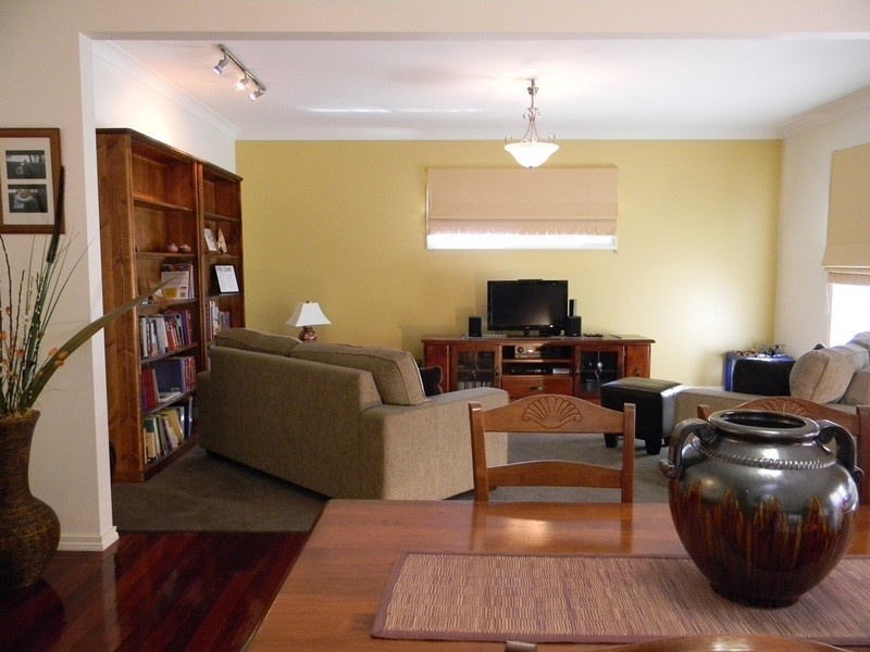 15 McIntyre Drive, Altona VIC 3018