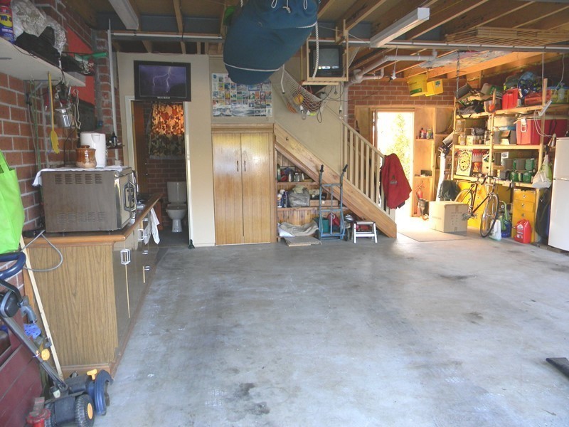 15 McIntyre Drive, Altona VIC 3018