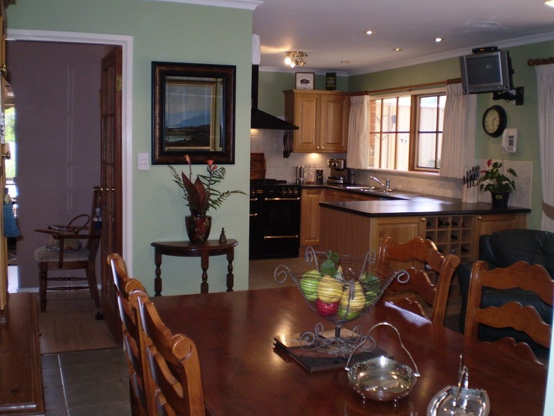 14 Rye Court, Romsey VIC 3434