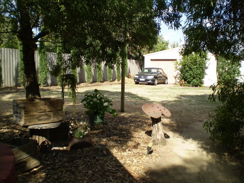 14 Rye Court, Romsey VIC 3434