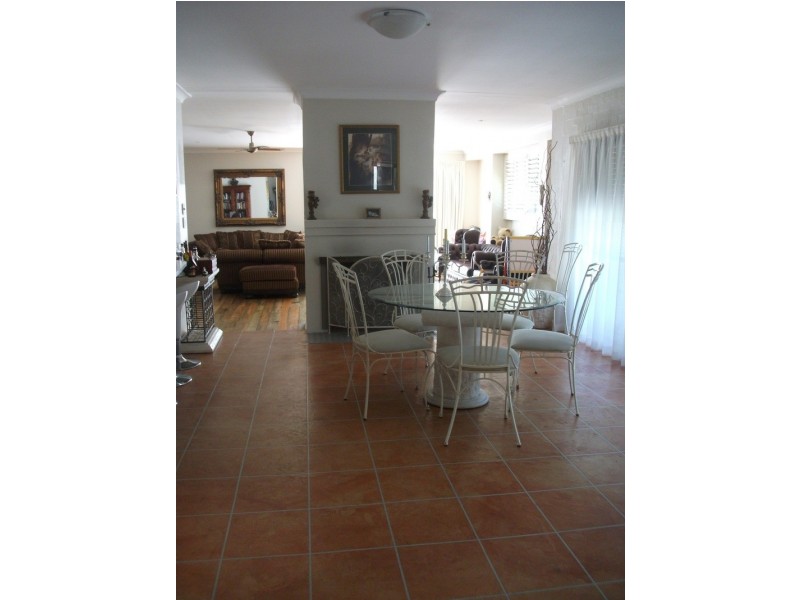 8 O’Grady Drive, Paradise Point QLD 4216