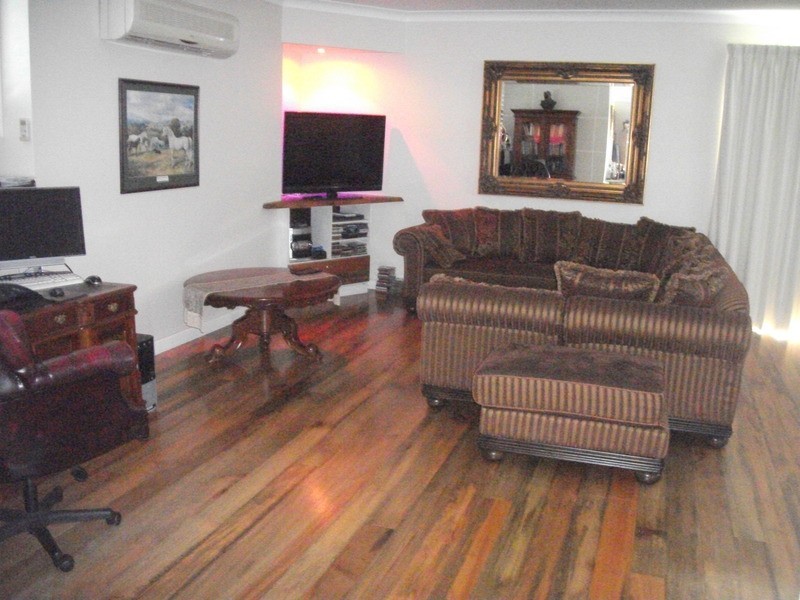 8 O’Grady Drive, Paradise Point QLD 4216