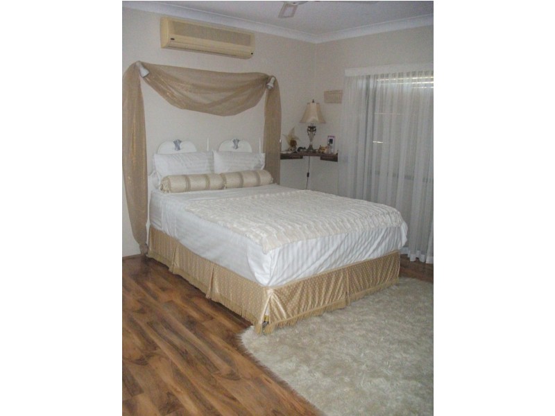 8 O’Grady Drive, Paradise Point QLD 4216