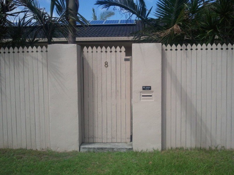 8 O’Grady Drive, Paradise Point QLD 4216