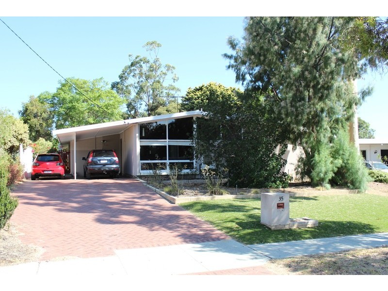 35 Pascoe St, Karrinyup WA 6018