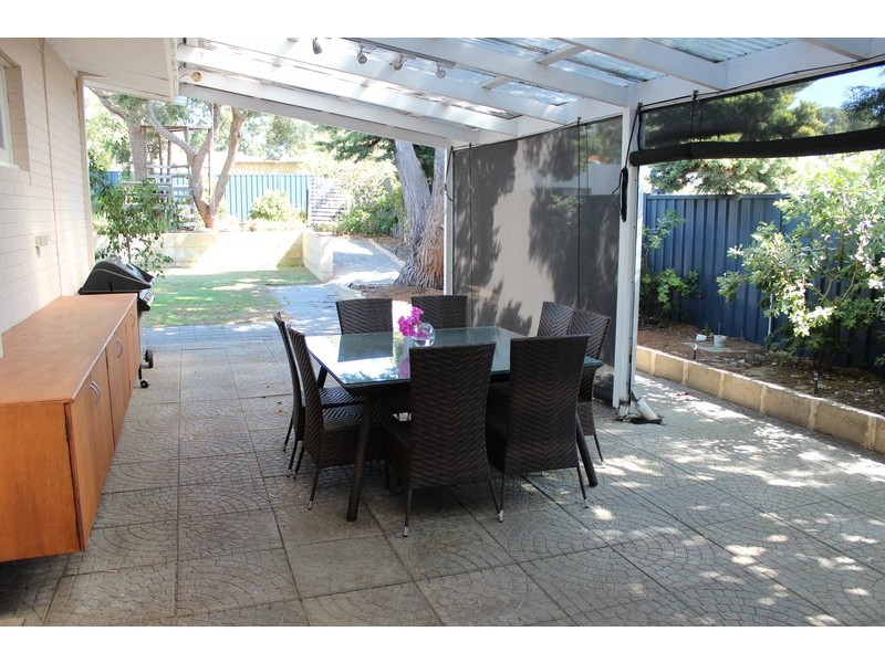 35 Pascoe St, Karrinyup WA 6018