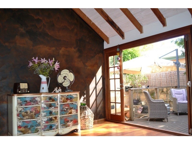 27b Duke St, East Fremantle WA 6158