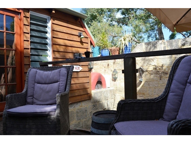 27b Duke St, East Fremantle WA 6158