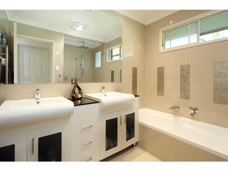 6 Suncroft St, Mount Gravatt QLD 4122