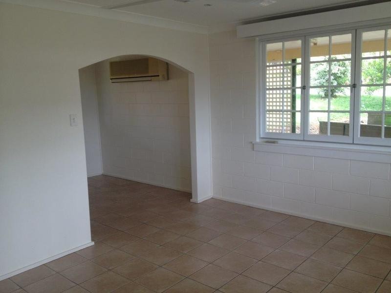 92 Sydney St, Bayview Heights QLD 4868