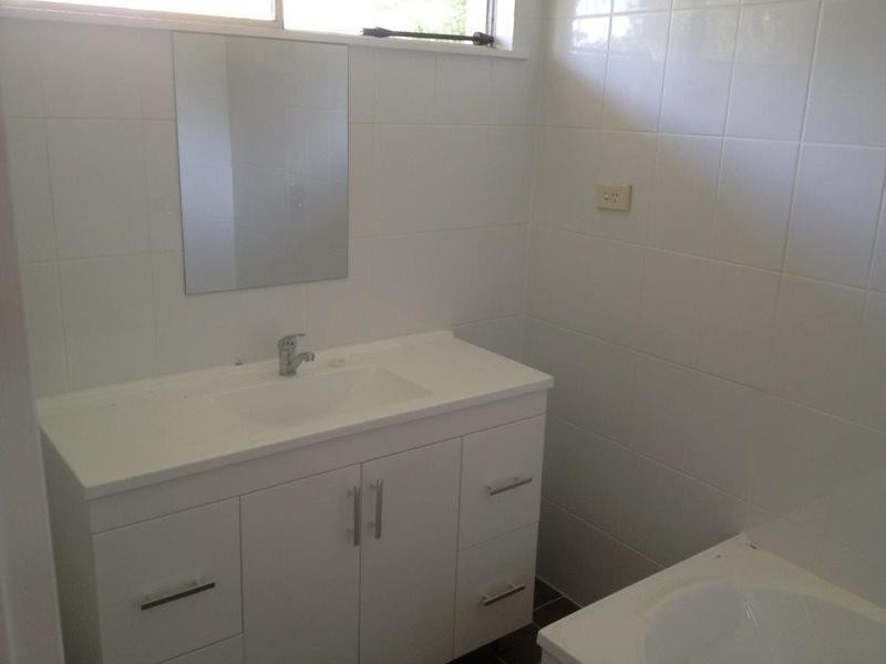 92 Sydney St, Bayview Heights QLD 4868