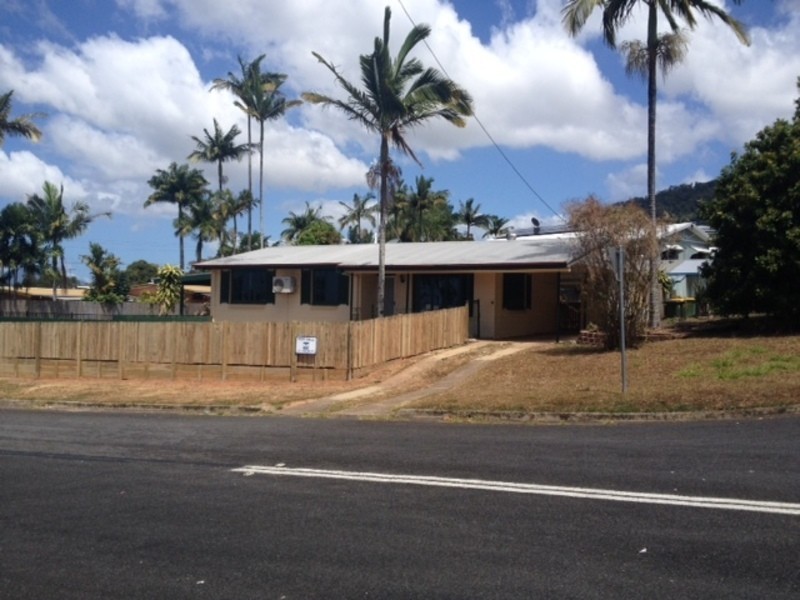 92 Sydney St, Bayview Heights QLD 4868