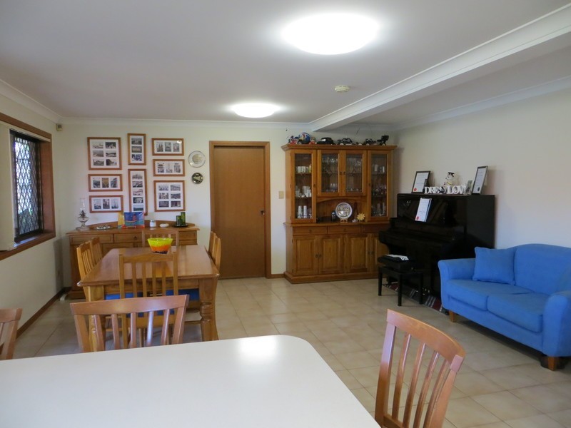 14 Breadalbane St, Carindale QLD 4152