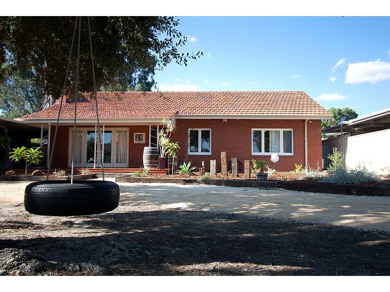 10 Mona Avenue, Beckenham WA 6107