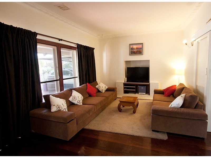 10 Mona Avenue, Beckenham WA 6107